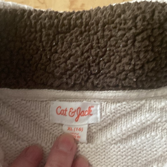 Unisex large (16) cream long sleeve sweater with brown buttons - Picture 2 of 4